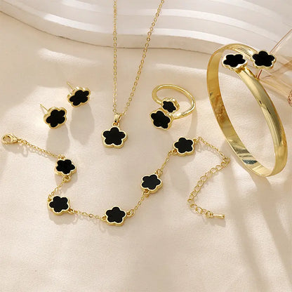 Élégant Set de Bijoux Trèfle Porte-Bonheur 5 Pièces – Collier, Bracelet, Bague & Boucles d’Oreilles Plaqués Or